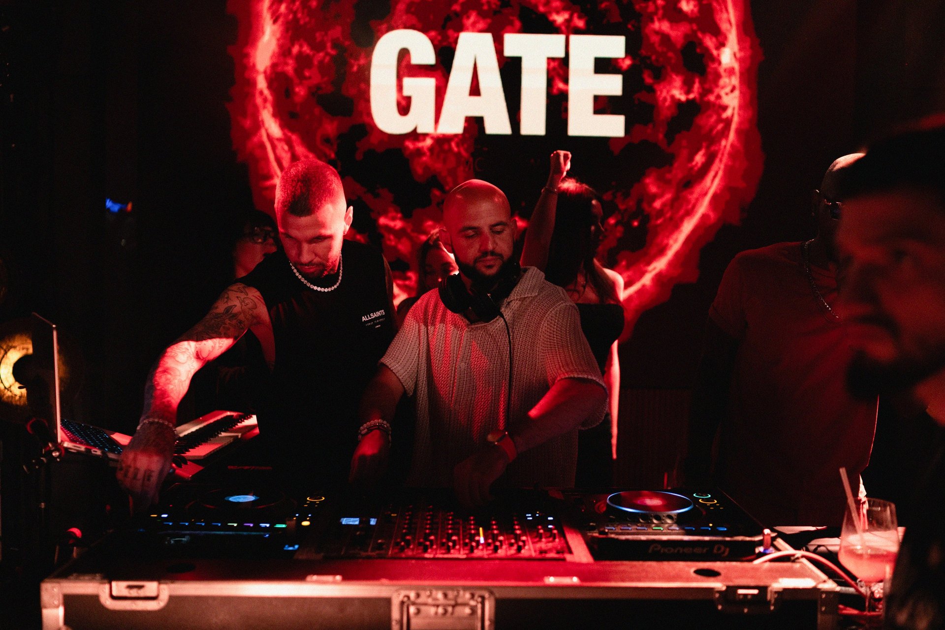Атмосфера Gate Party в Hide Moscow